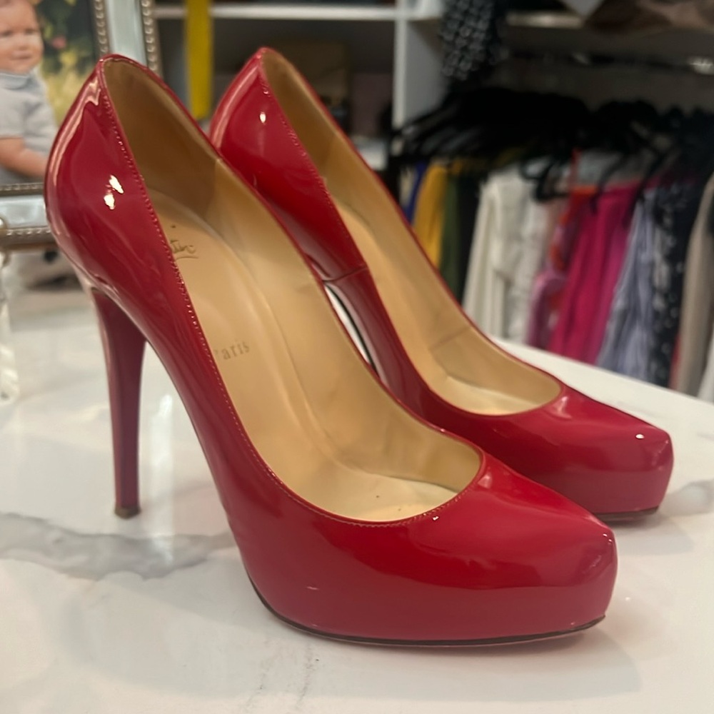 Louboutin heels size 39.5